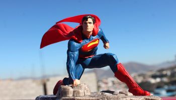 Superman, czyli ćwiczenie, które wzmocni Twoje plecy. Bądź niczym superbohater
