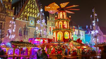 Jarmarki bożonarodzeniowe 2026: terminy, lokalizacje, największe atrakcje
