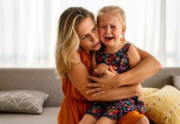 „Nie przesadzaj” – te słowa mogą ranić bardziej niż myślisz. Co dzieje się w mózgu dziecka?