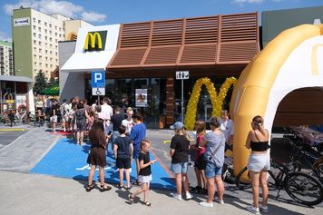 Grimace Shake w Polsce! McDonald’s ujawnił datę. Fioletowe szaleństwo opanuje kraj?