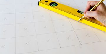 Poziomica laserowa - jak i do czego używać poziomicy laserowej?