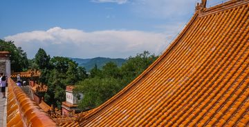 Obróbka komina z blachy – jak ją wykonać i jaką blachę zastosować?