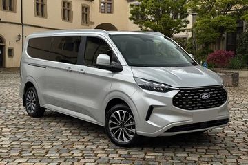 Ford Tourneo Custom 320 L2 Titanium A8