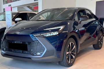 Toyota C-HR Style 2.0 Hybrid Dynamic Force Plug-in