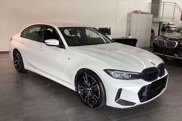 BMW Seria 3 330e M Sport
