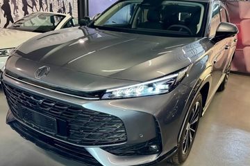 MG HS 1.5T HEV+ Exclusive aut