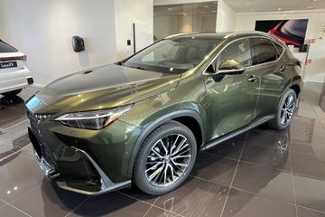 Lexus NX 350h Omotenashi 2.5 Hybrid AWD