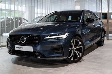 Volvo V60 B4 B Plus Dark