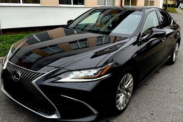 Lexus ES 300h Omotenashi