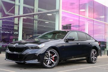 BMW Seria 5 550e xDrive M Sport