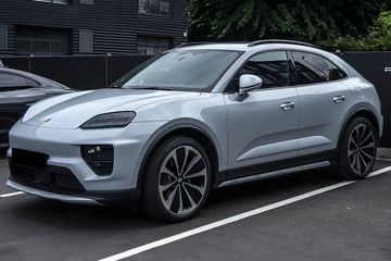 Porsche Macan 4