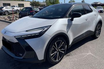 Toyota C-HR Executive 2.0 Plug-in Hybrid Dynamic Force