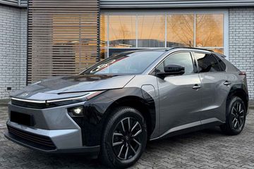 Toyota bZ4X Style EV