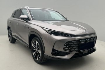 MG HS Exclusive 1.5 AT