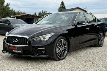 Infiniti Q50 Hybrid AWD