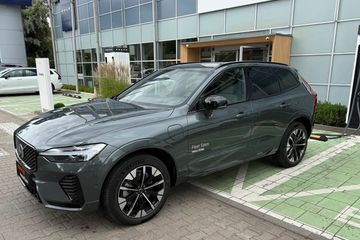 Volvo XC60 T6 Plug-In Hybrid AWD Ultra Dark aut
