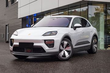 Porsche Macan 4