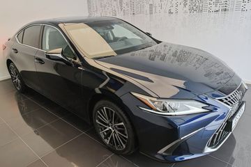 Lexus ES 300h Business Edition 2.5 E-CVT