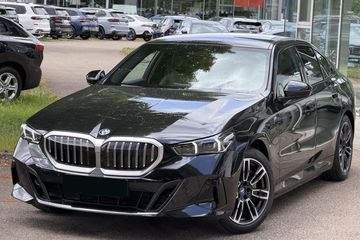 BMW Seria 5 530e xDrive M Sport