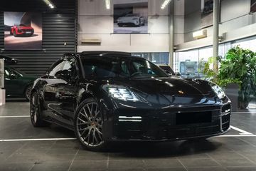 Porsche Panamera 4