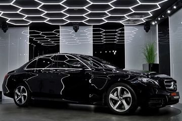 Mercedes Klasa E 300 9G-TRONIC