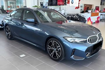 BMW Seria 3 330e M Sport
