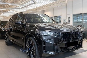 BMW X5 M60i