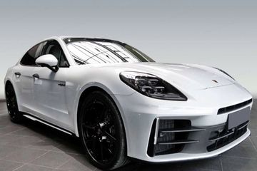 Porsche Panamera 4 E-Hybrid