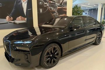 BMW Seria 7 740d xDrive M Sport