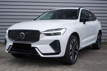 Volvo XC60 B5 AWD Ultra Dark