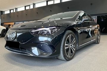 Mercedes EQE 300 Electric Art
