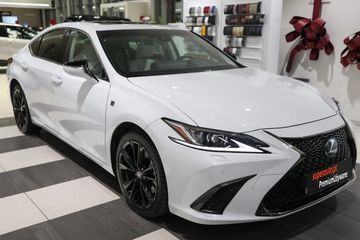 Lexus ES 300h F Sport Design