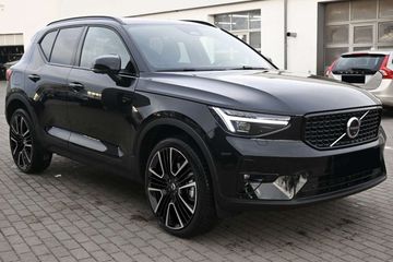 Volvo XC40 B4 Ultra Dark