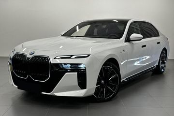 BMW Seria 7 750e xDrive M Sport