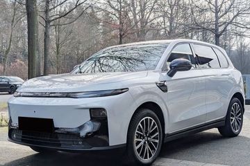 Leapmotor B10 Design Hybrid EV 18,8 kWh