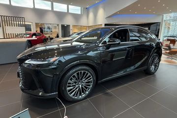 Lexus RX 450h+ Omotenashi 2.5 Hybrid Plug-in