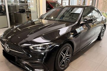 Mercedes Klasa C 220 d 4-Matic AMG