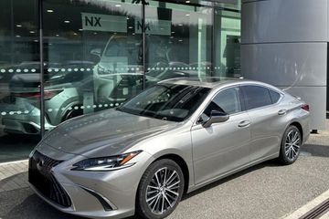 Lexus ES 300h Prestige