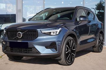 Volvo XC40 B3 Plus Dark