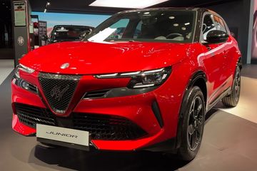 Alfa Romeo Junior 1.2 Ibrida Ti