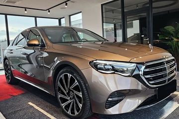 Mercedes Klasa E 200  4-Matic Exclusive