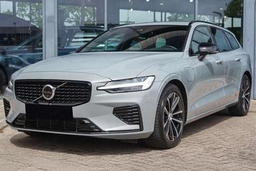 Volvo V60 T6 AWD Plug-In Hybrid Ultra Dark