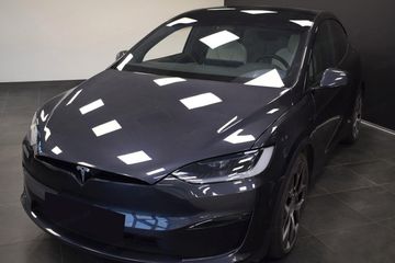Tesla Model X Plaid