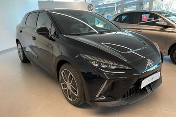 MG 4 64kWh Luxury