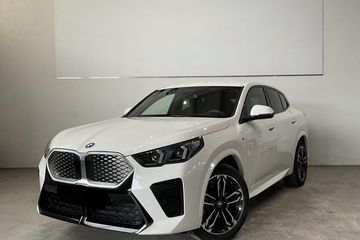 BMW iX2 eDrive20 M Sport