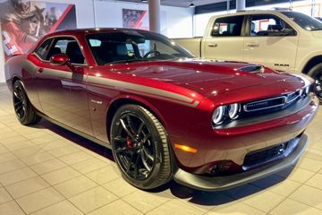 Dodge Challenger V8 HEMI R/T