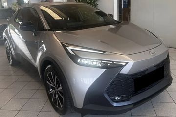 Toyota C-HR Style 2.0 Hybrid Dynamic Force Plug-in