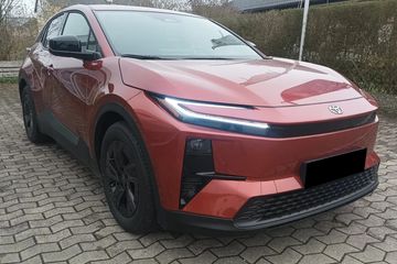 Toyota C-HR + Style BEV