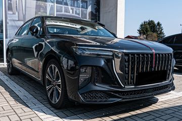 Hongqi H9 Deluxe 2.0T MHEV DSG