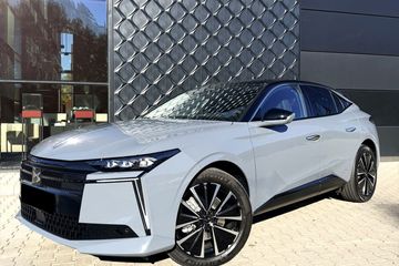 DS N°4 E-Tense Étoile Alcantara  58.3kWh
